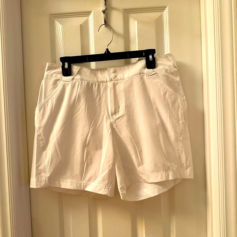 Columbia-White Shorts. Size 10